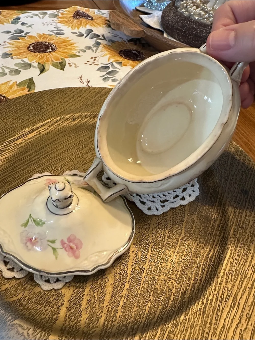 Homer Laughlin Virginia Rose sugar bowl